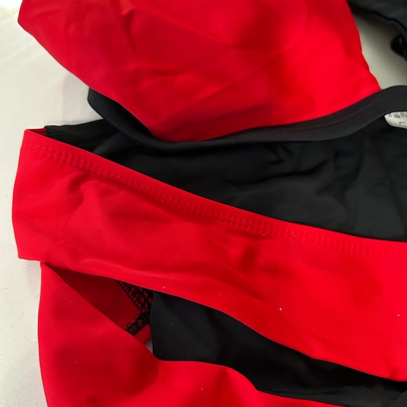 Swimming suit size large - Picture 3 of 3